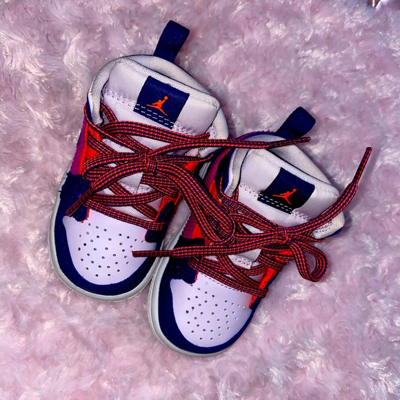 💕💜Air Jordan 1 Mid Corduroy💜💕 - Picture 2 of 4